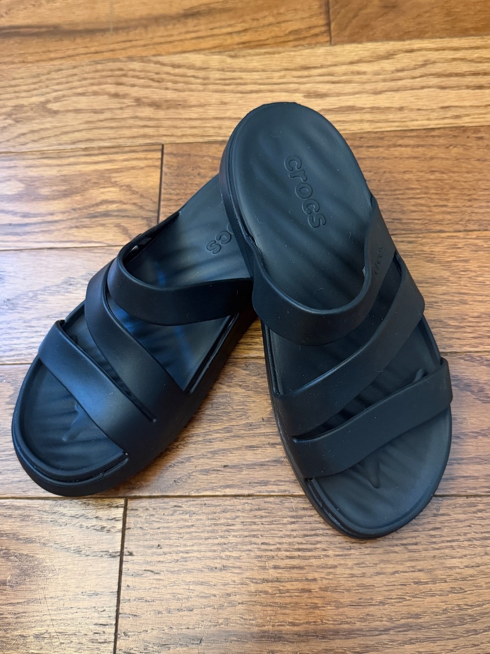 CROCS Getaway Strappy Black Sz 6